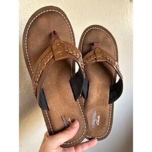 NWOT Clarks Fenner Nerice Leather Braided Flip Flops